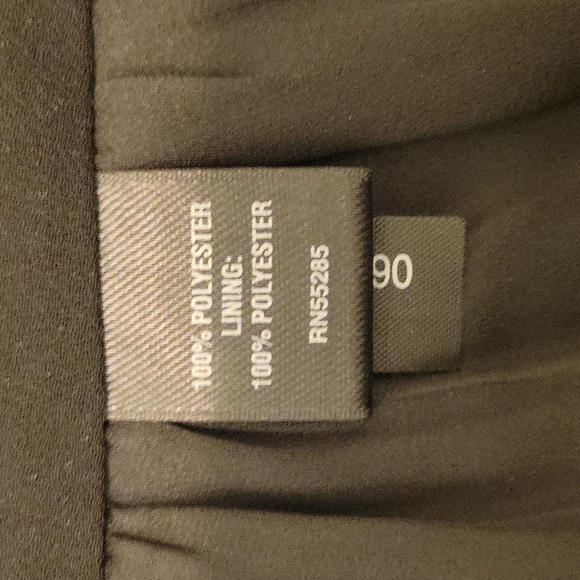 Black mini-skirt, Express, size 4 - Picture 3 of 5